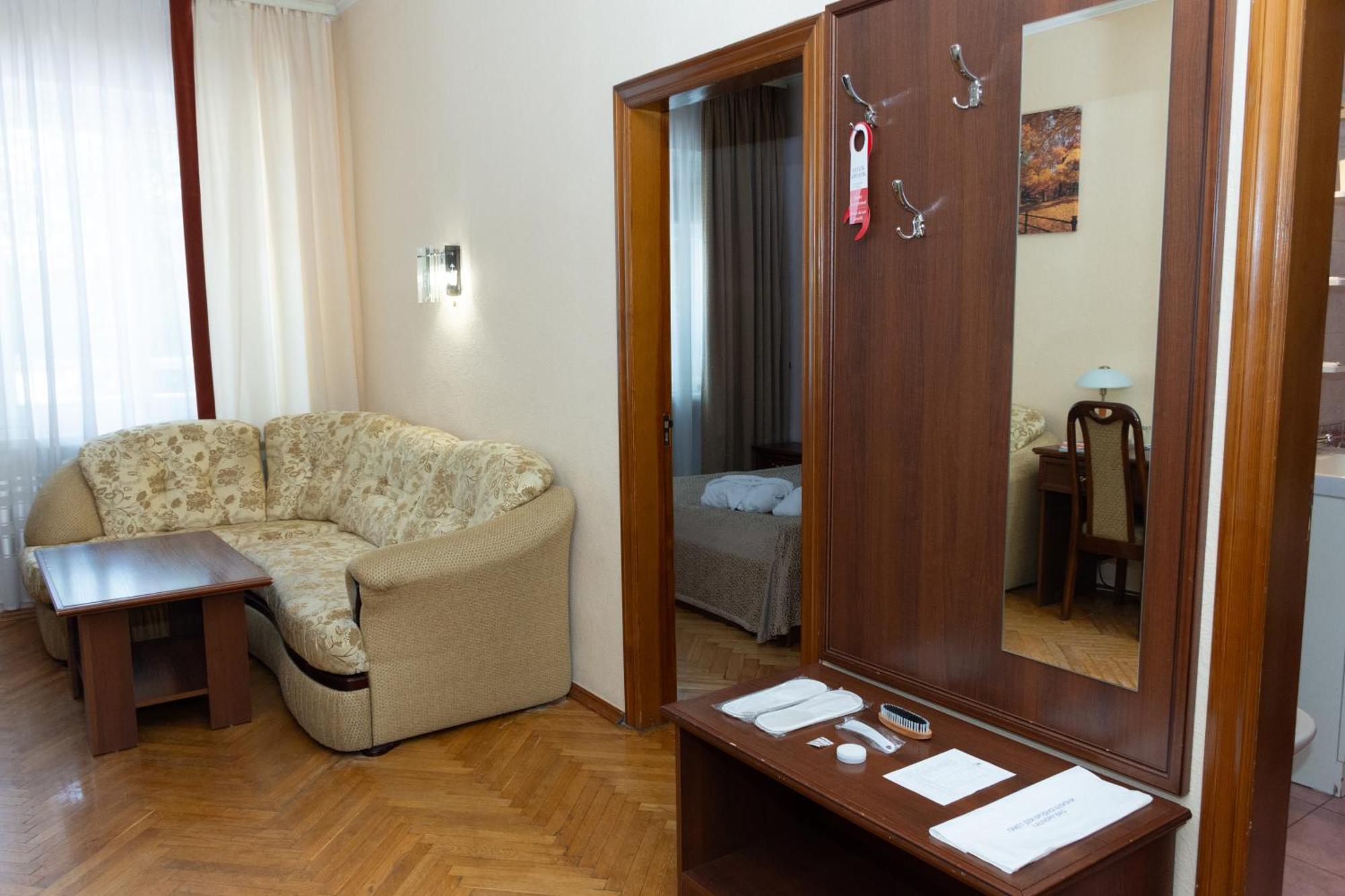 Kremin Hotel Krementschuk Exterior foto