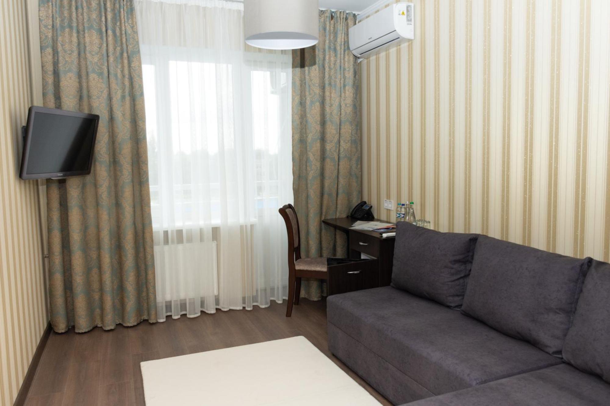 Kremin Hotel Krementschuk Exterior foto